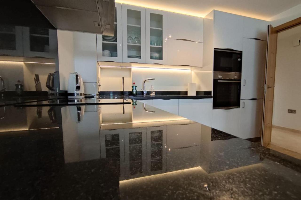 Seaside Serenity Oasis - High Floor - Stunning Views Gibraltar Zewnętrze zdjęcie
